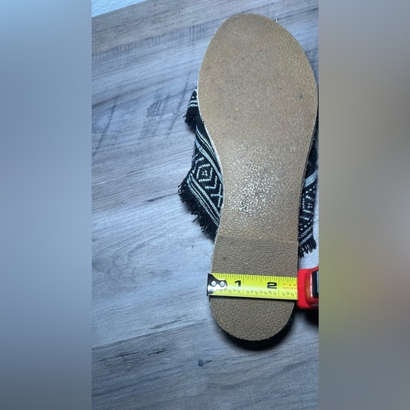 Minnetonka Women's Pepper Slip on Sandals,Black Frayed Crossband,Size 10? - Picture 11 of 13